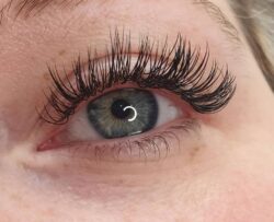 semi permanent/classic lashes