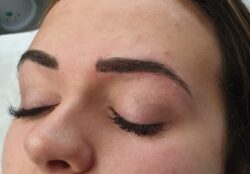 semi permanent eyebrows/microblading