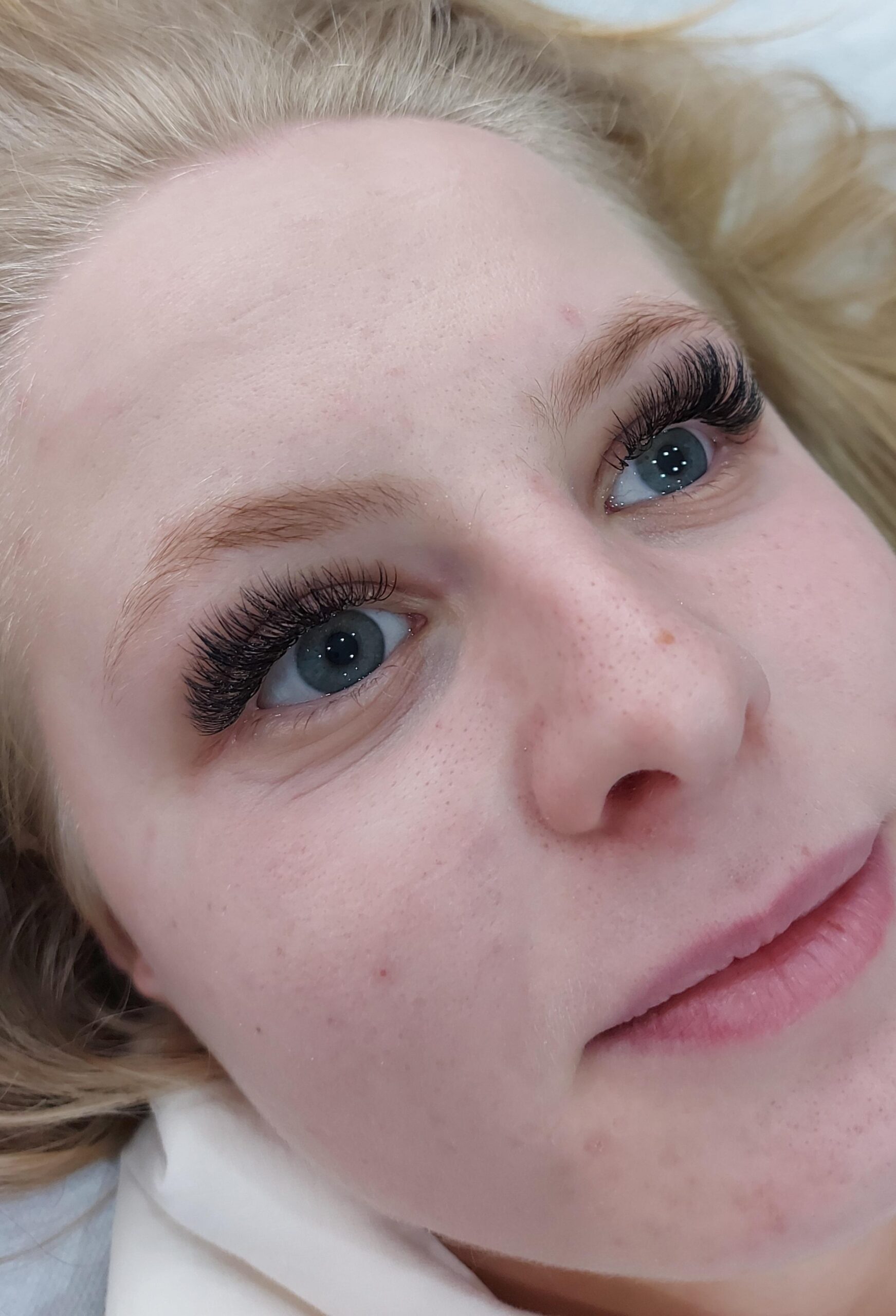 Hybrid eyelashes